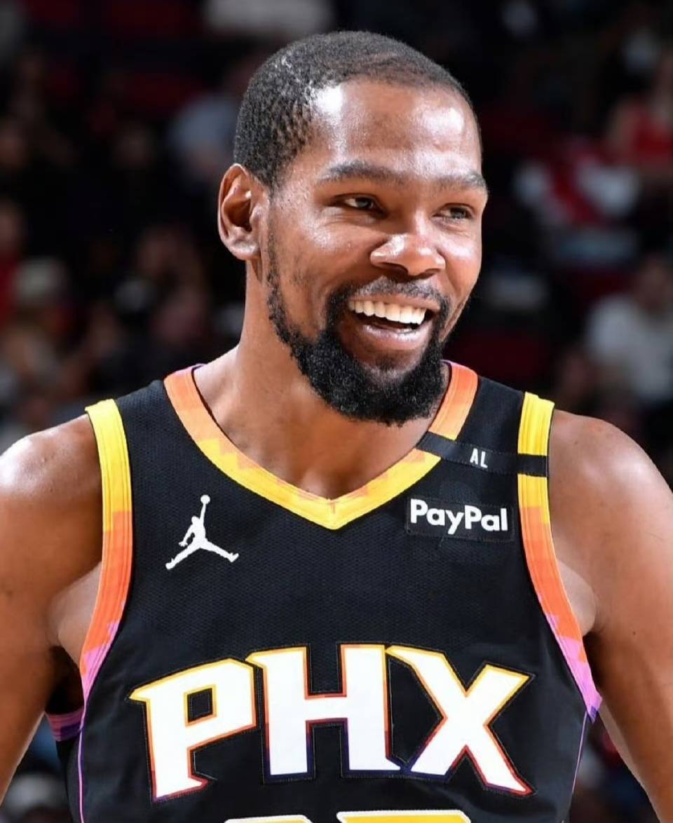 太阳队季后赛出局，主帅宣布引咎辞职，简介功能部门.