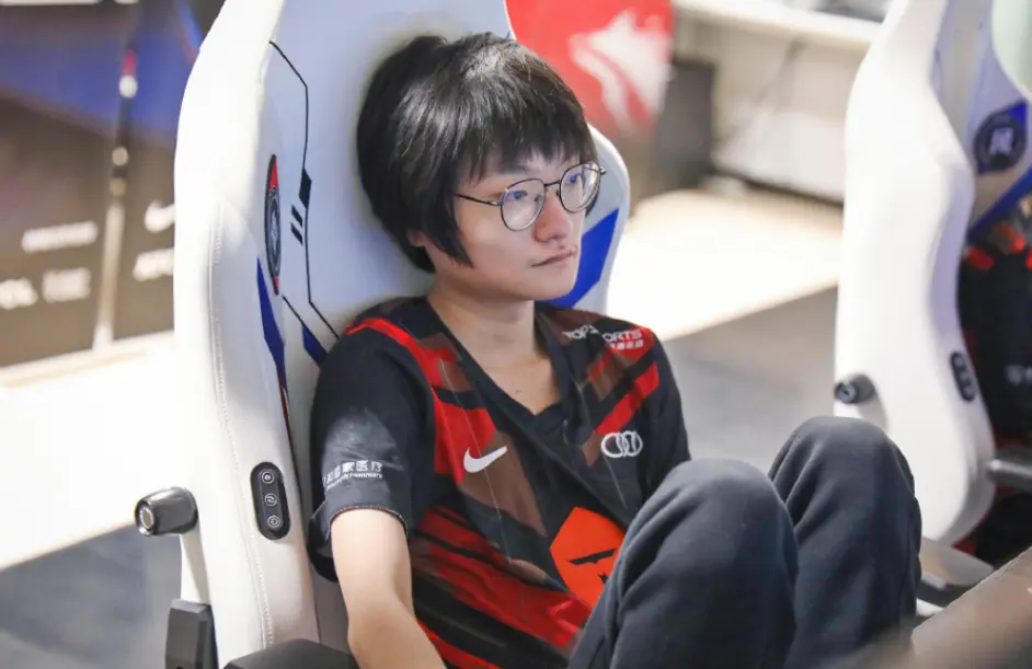 九游体育赛事直播包含战术调整引发热议！，JackeyLove在尤文图斯比赛中大比分获胜上演精彩一战的词条