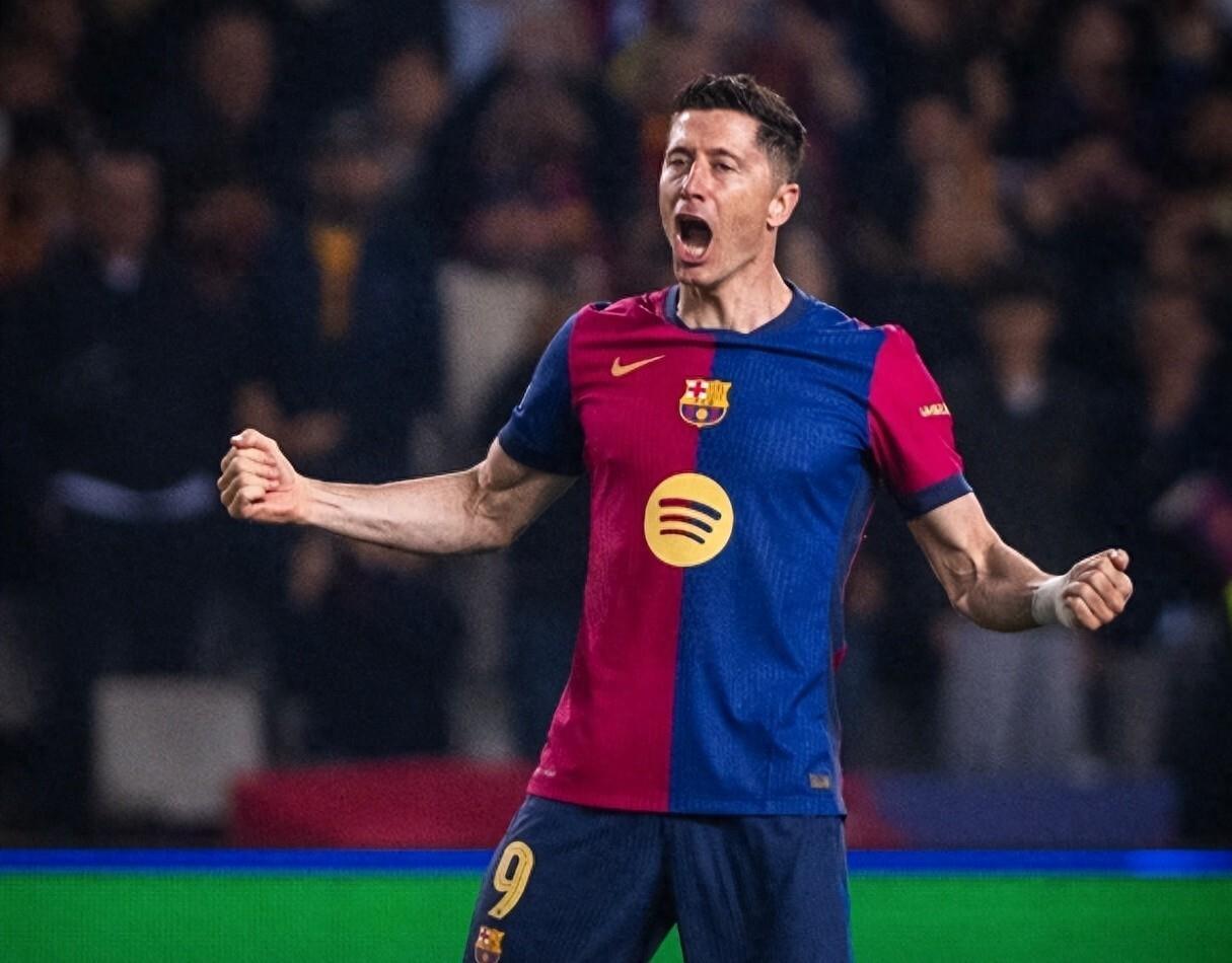 九游体育官方网站莱万多夫斯基迎来十赛季出色发挥，德国队观众热烈欢呼！比赛高潮迭起的简单介绍