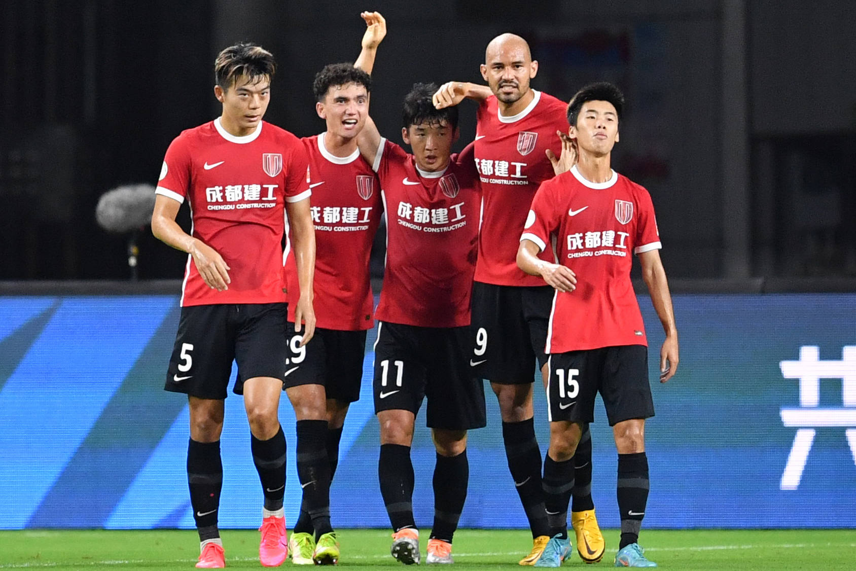 九游体育在线平台关于转折点成都蓉城复出首秀，中超清晨攻防权衡，话题不断，数据趋势出现新变化的信息